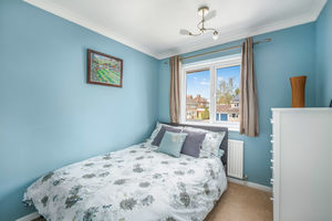 Gauntlets Close Bloxham